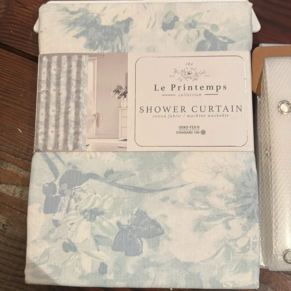 Light Blue Floral Shower Curtain by Le Printemps & Peva Clear liner